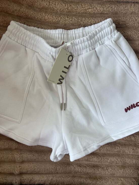 WILO The Label Pants - NWT WILO The Label Fleece Jog Short in Cream (msrp $68) w flaw